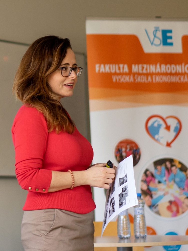 Zuzana Stuchlíková, ředitelka CAS, získala za FMV ocenění Pedagog roku 2019